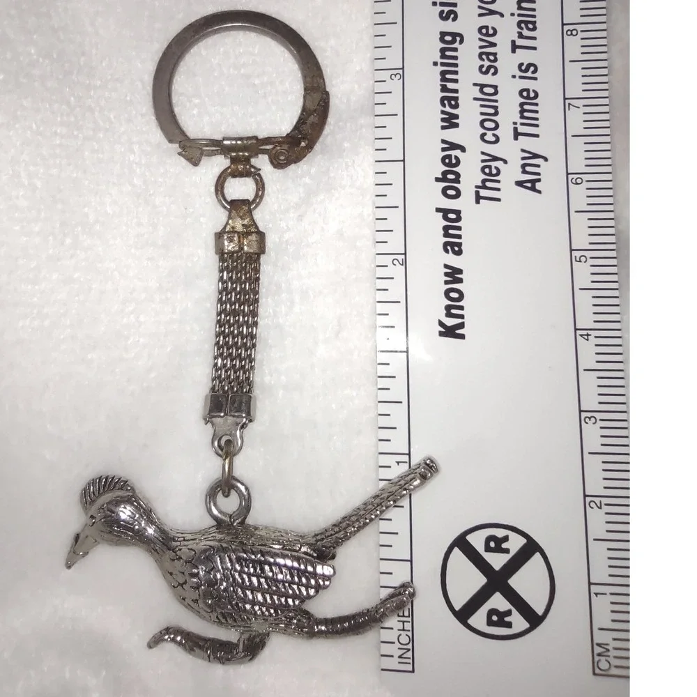 Vintage Estes Park Roadrunner Bird Keychain Metal‎